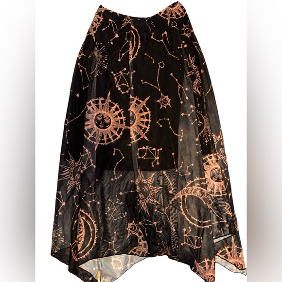 Sun and moon skirt - Picture 2 of 3